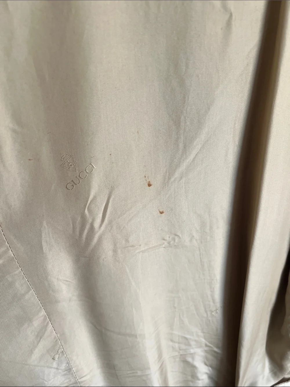 Gucci button shade